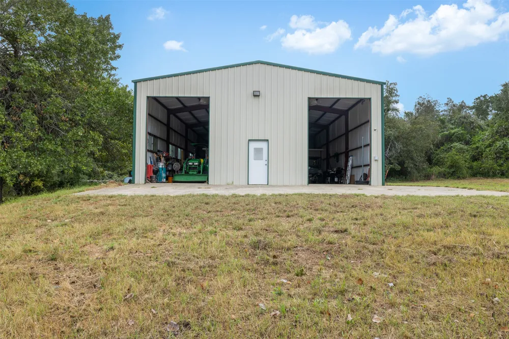 2997 County Road 258 Cameron, TX 76520