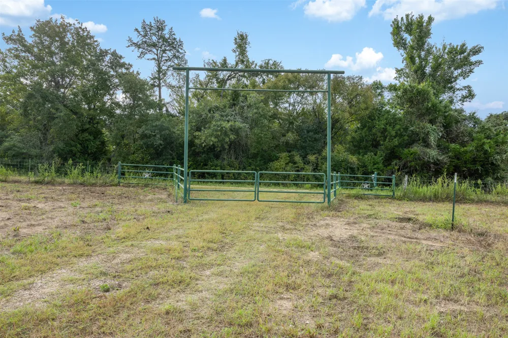 2997 County Road 258 Cameron, TX 76520