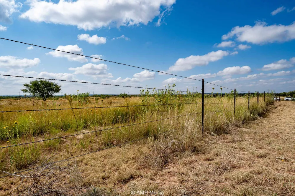 12100 E US Highway 180 Hermleigh, TX 79526