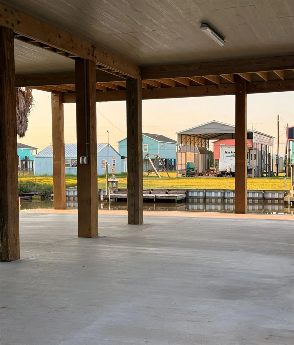 1535 County Road 201 Sargent, TX 77414