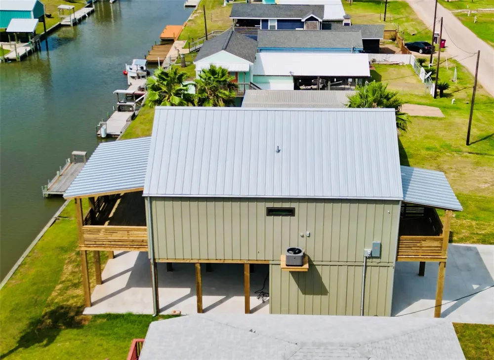 1535 County Road 201 Sargent, TX 77414
