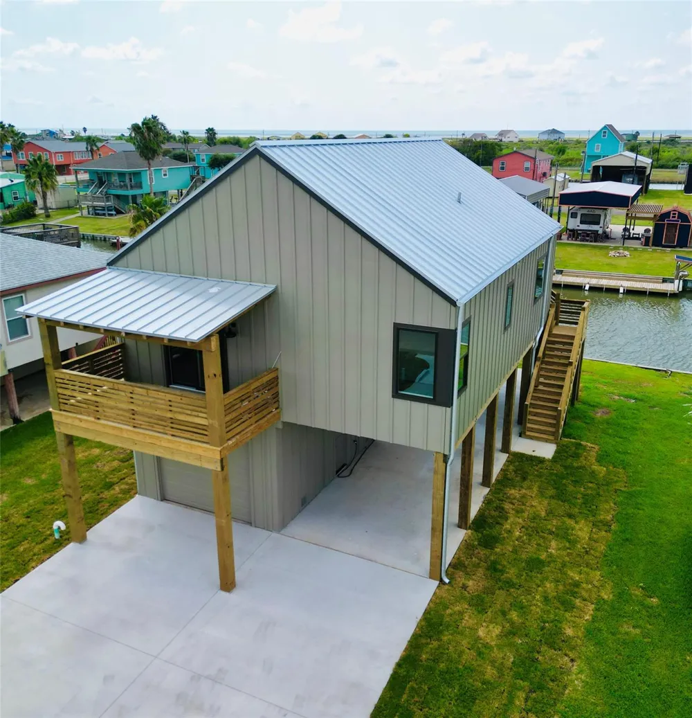 1535 County Road 201 Sargent, TX 77414
