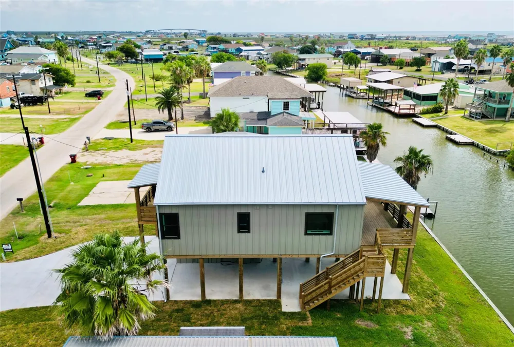 1535 County Road 201 Sargent, TX 77414