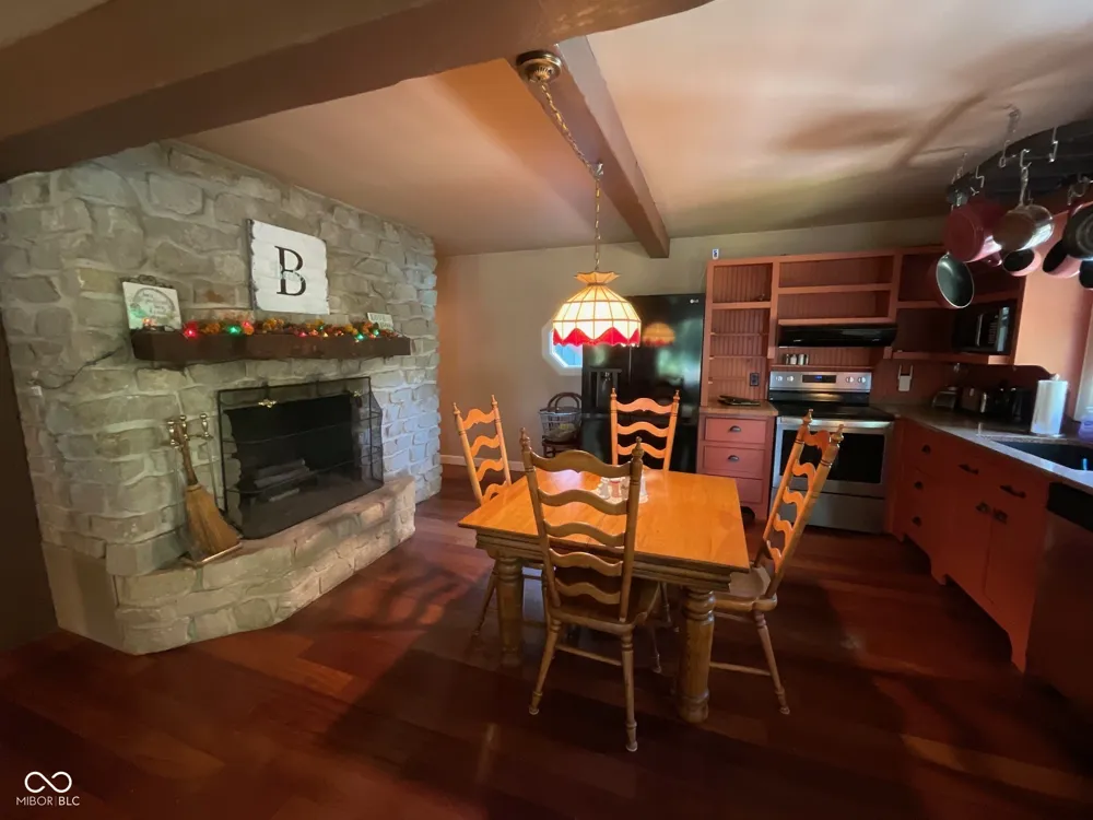 7906 E 240 S Rockville, IN 47872