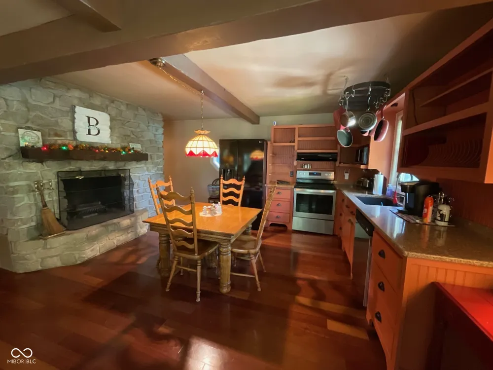 7906 E 240 S Rockville, IN 47872