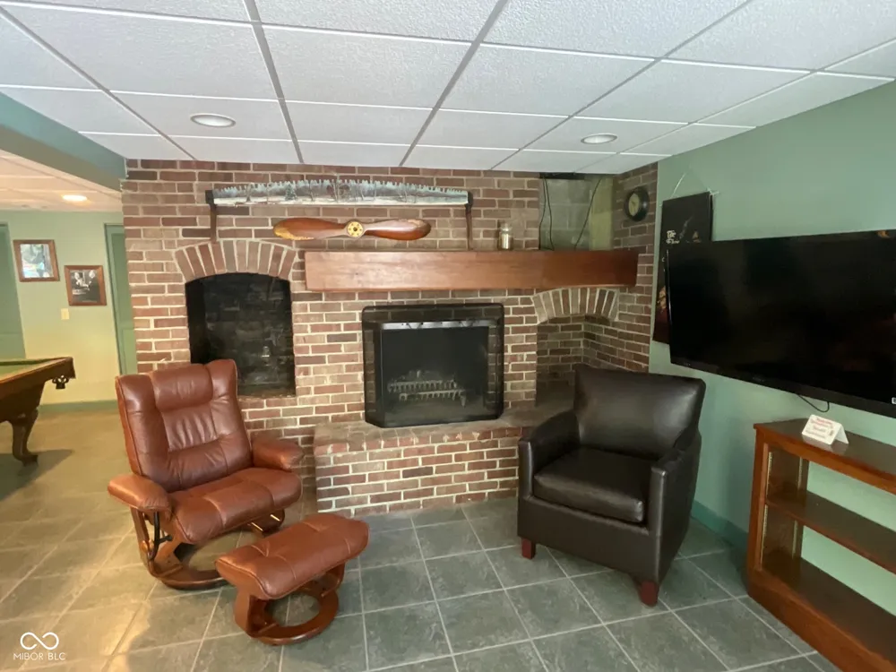 7906 E 240 S Rockville, IN 47872