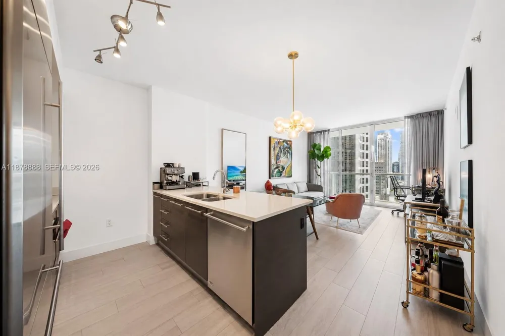 55 SE 6th St #1908 Miami, FL 33131