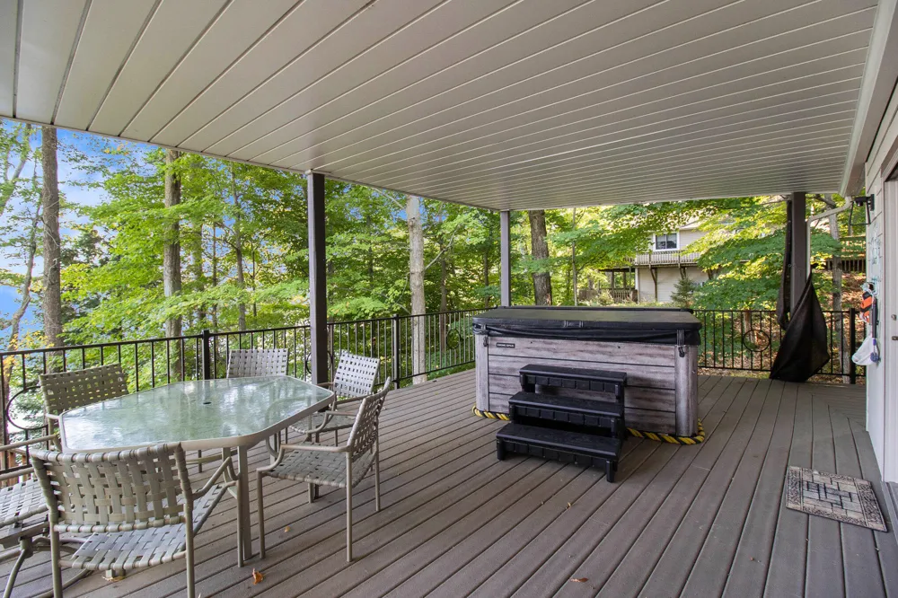 6218 Loggers Lane Ludington, MI 49431