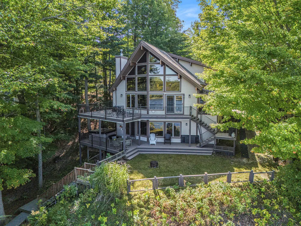 6218 Loggers Lane Ludington, MI 49431