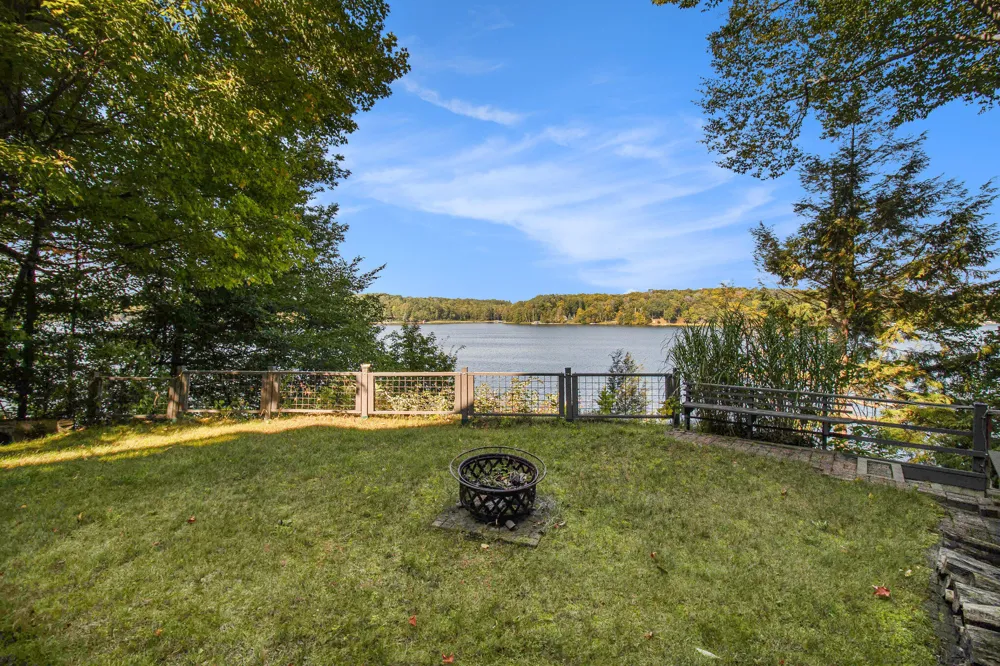 6218 Loggers Lane Ludington, MI 49431