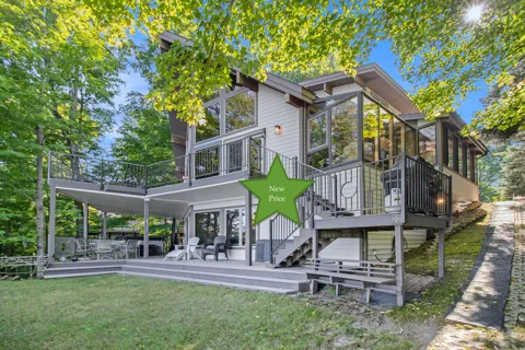 6218 Loggers Lane