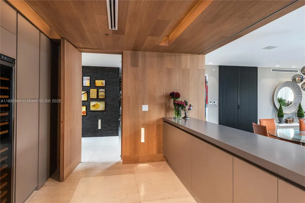 2514 Fisher Island Dr #6104 Miami Beach, FL 33109