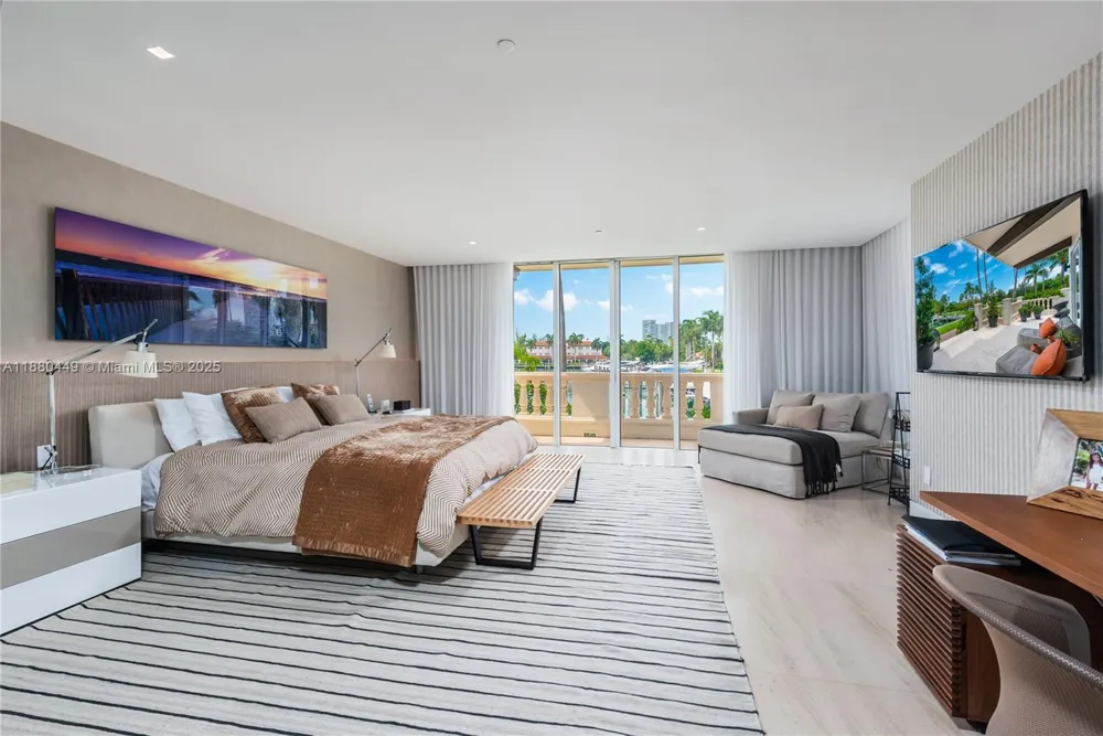 2514 Fisher Island Dr #6104 Miami Beach, FL 33109