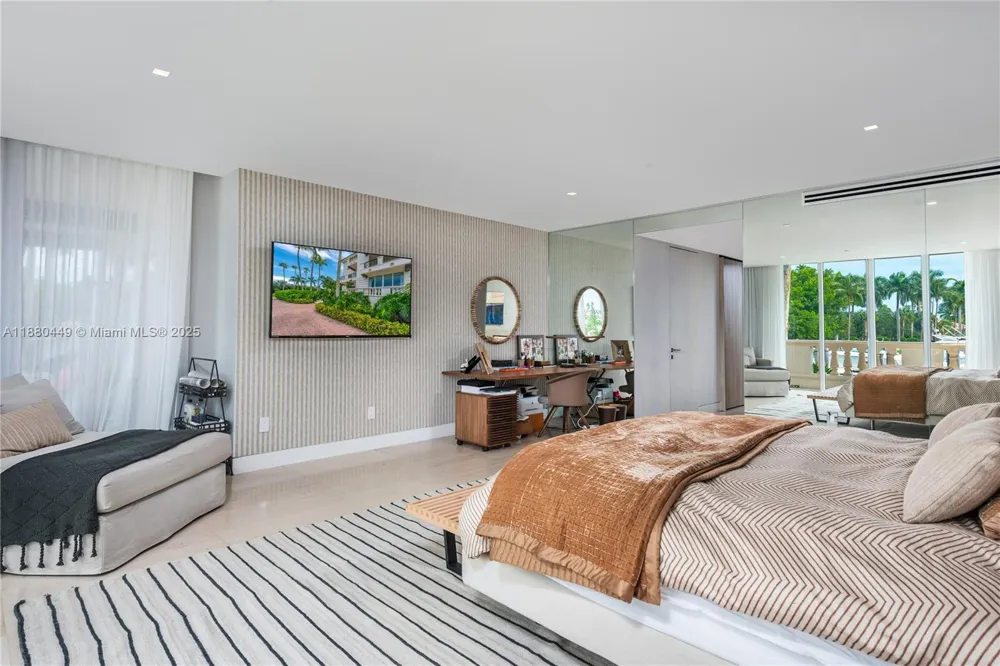2514 Fisher Island Dr #6104 Miami Beach, FL 33109