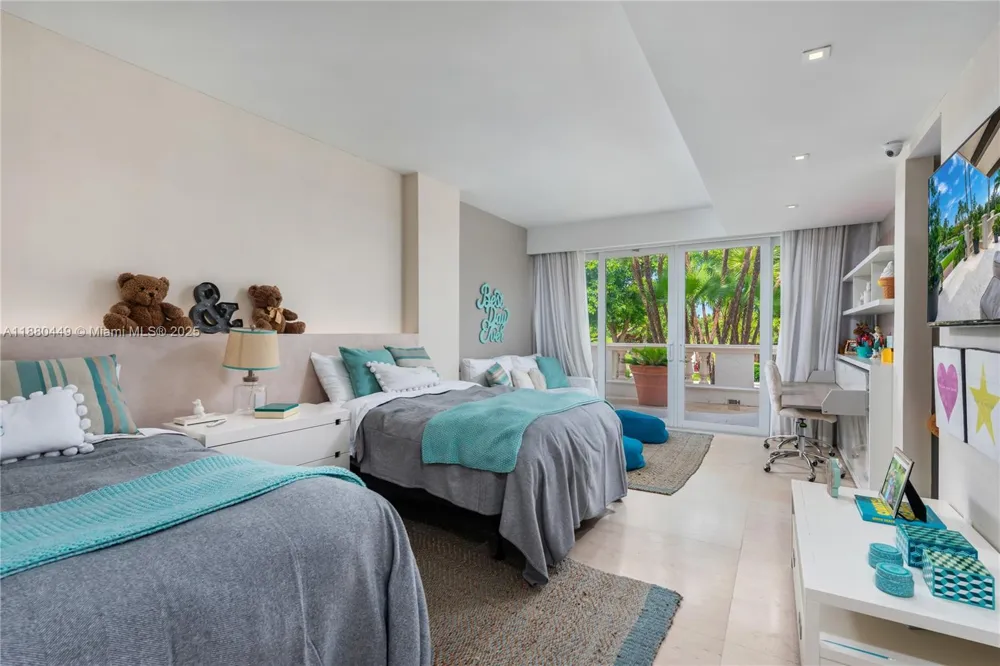 2514 Fisher Island Dr #6104 Miami Beach, FL 33109