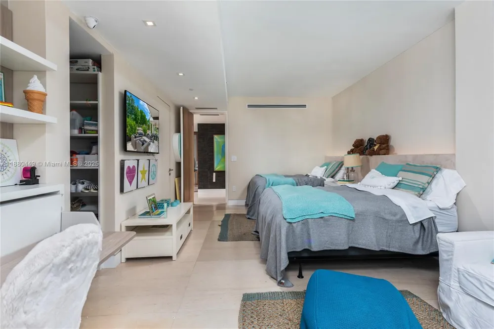 2514 Fisher Island Dr #6104 Miami Beach, FL 33109
