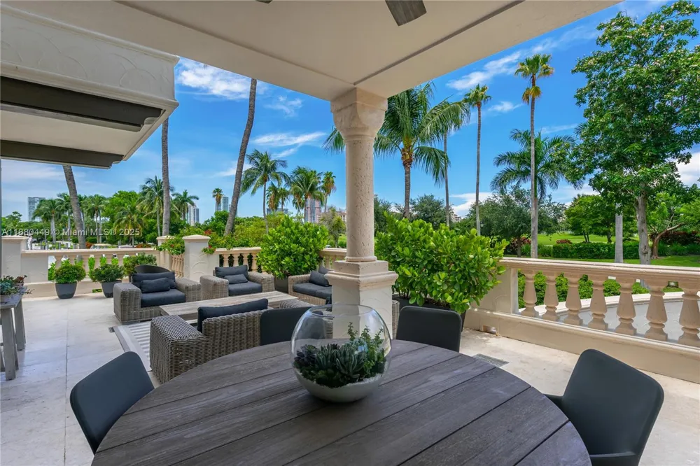 2514 Fisher Island Dr #6104 Miami Beach, FL 33109