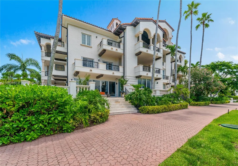 2514 Fisher Island Dr #6104 Miami Beach, FL 33109