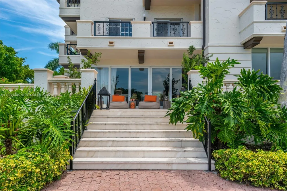 2514 Fisher Island Dr #6104 Miami Beach, FL 33109