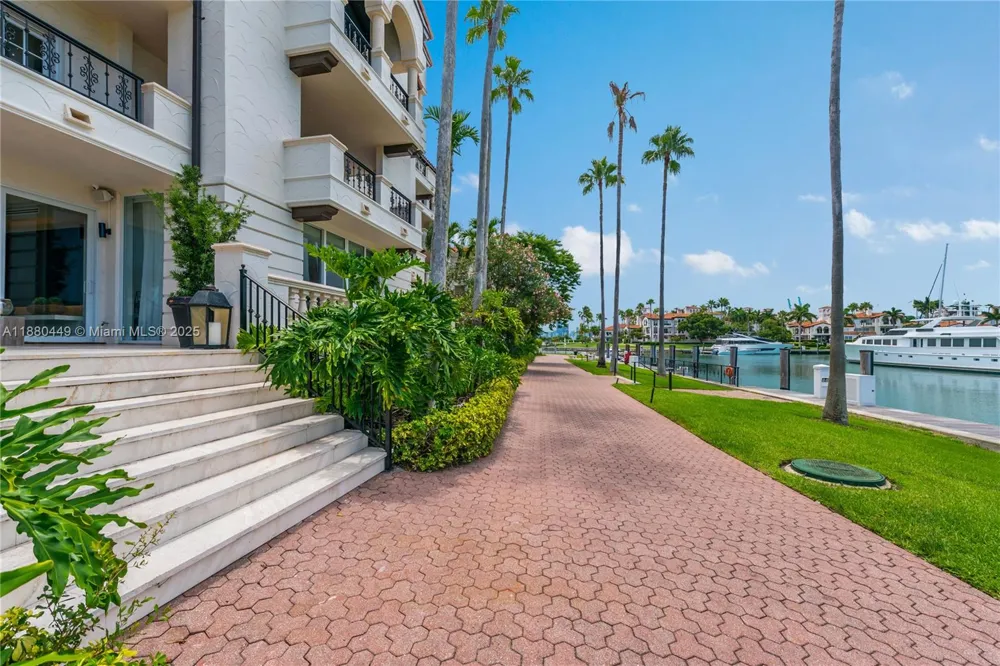 2514 Fisher Island Dr #6104 Miami Beach, FL 33109