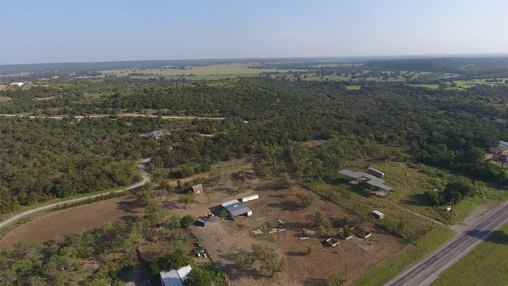 20 IH Santo, TX 76472
