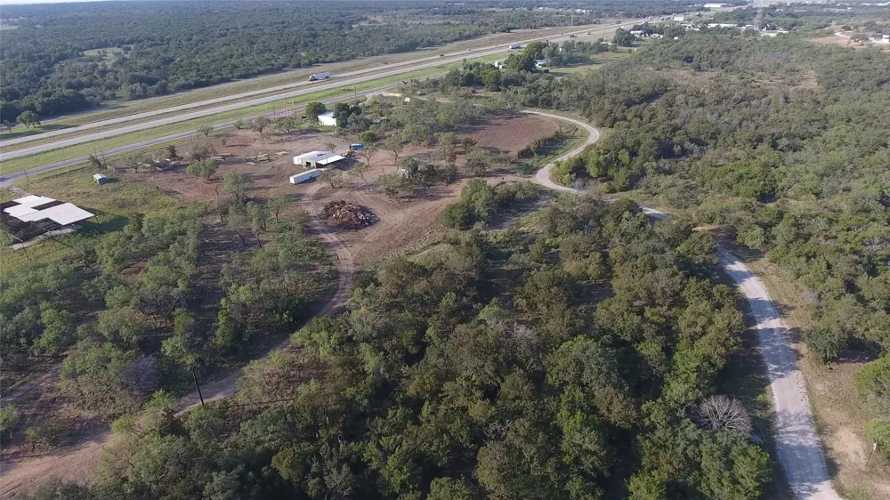 20 IH Santo, TX 76472