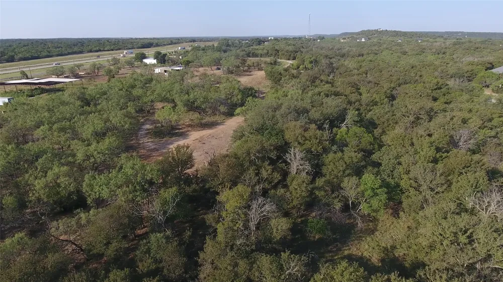 20 IH Santo, TX 76472