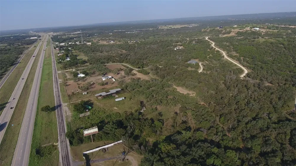 20 IH Santo, TX 76472