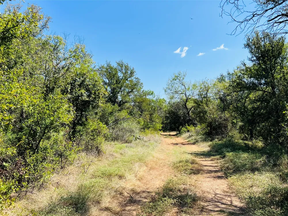20 IH Santo, TX 76472