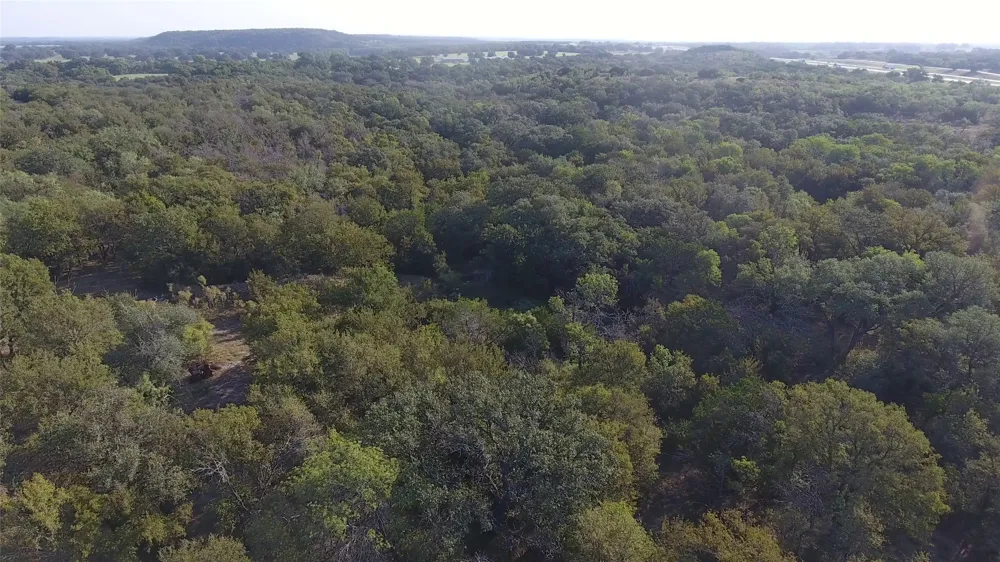 20 IH Santo, TX 76472