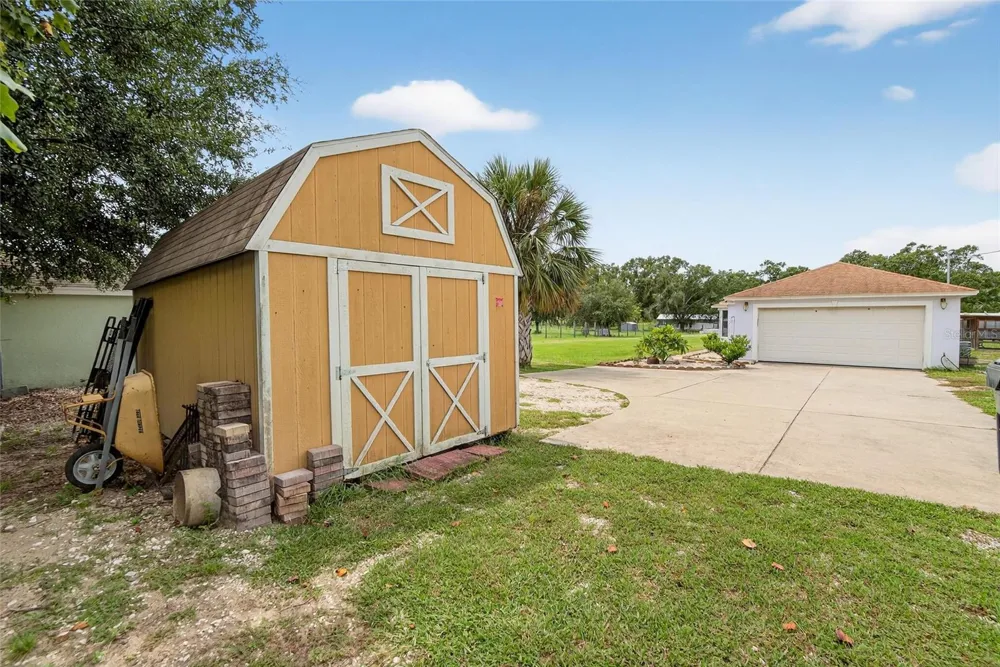 863 C F KINNEY ROAD Lake Wales, FL 33859