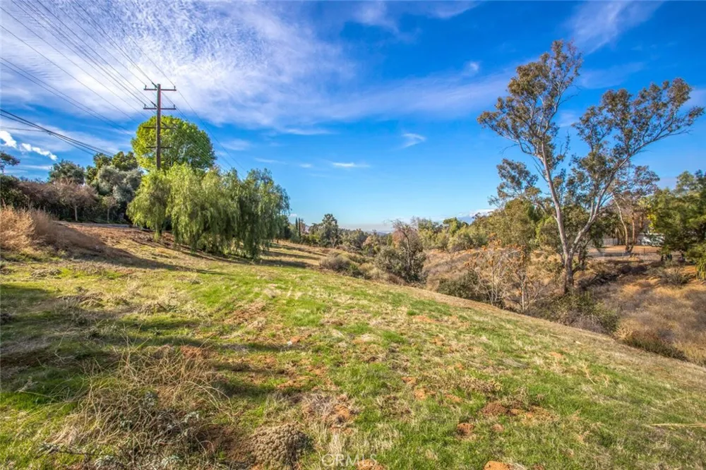 724 W Sunset Drive Redlands, CA 92373
