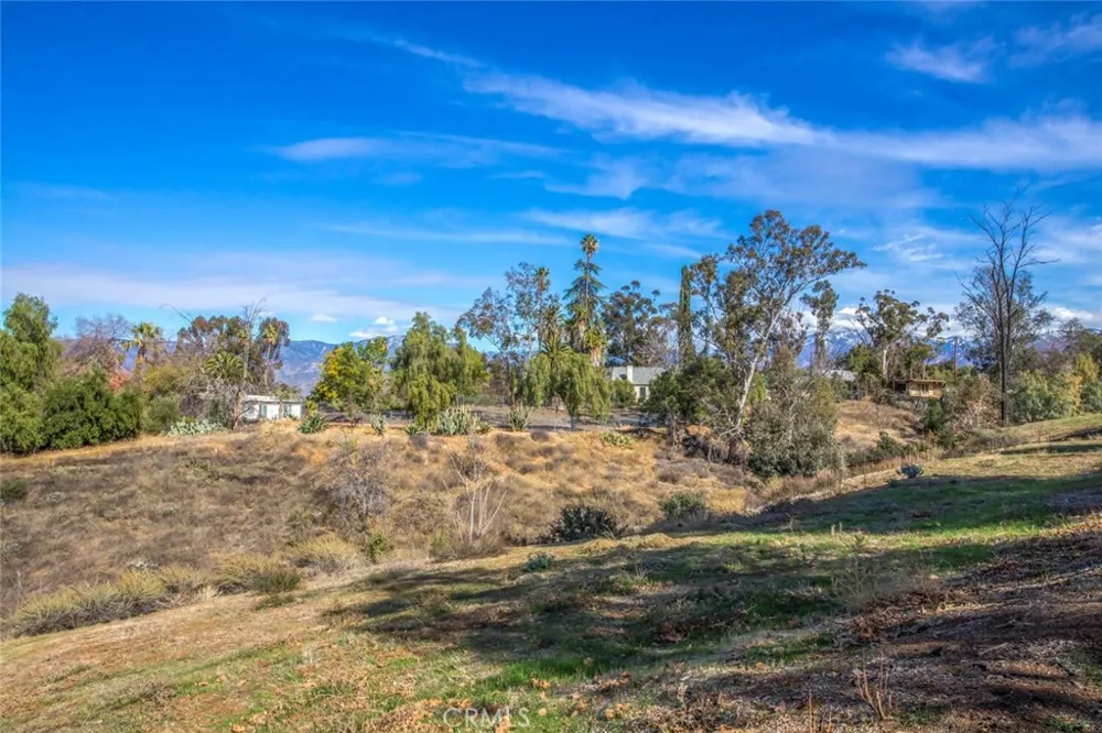 724 W Sunset Drive Redlands, CA 92373