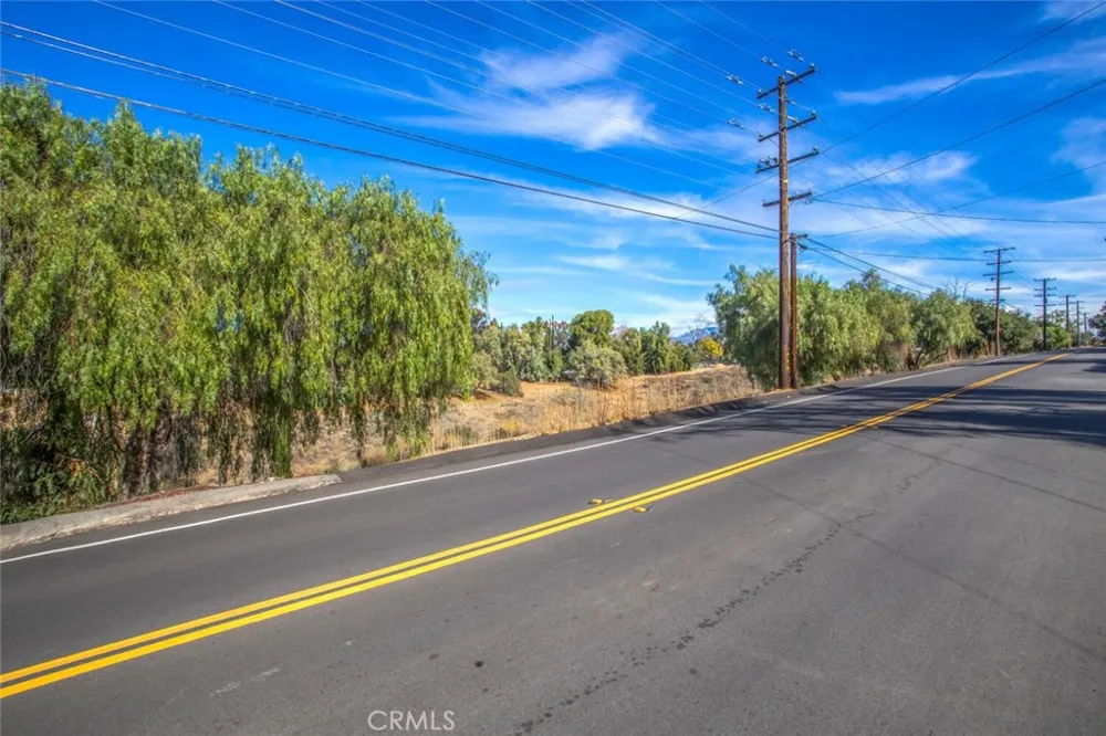 724 W Sunset Drive Redlands, CA 92373