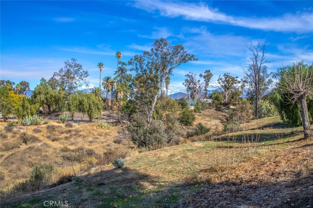 724 W Sunset Drive Redlands, CA 92373