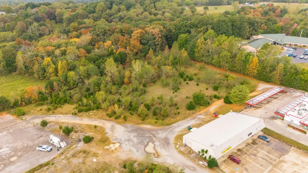 1112 New Highway 52 E Westmoreland, TN 37186