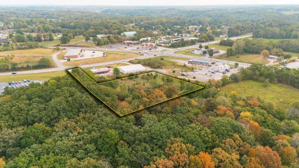 1112 New Highway 52 E Westmoreland, TN 37186