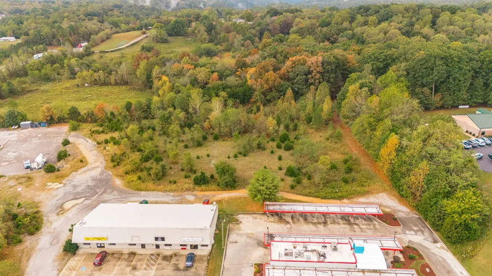 1112 New Highway 52 E Westmoreland, TN 37186