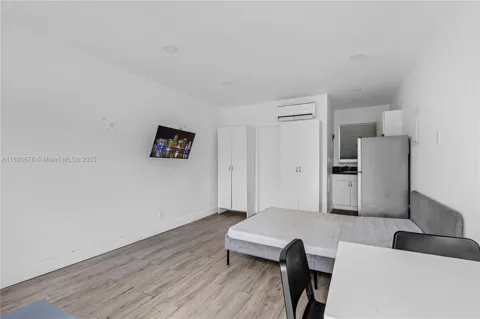 110 NW 9th Ave #3