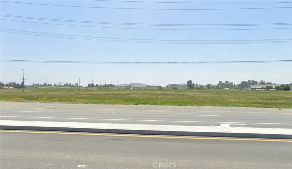 30951 Benton Road Winchester, CA 92596