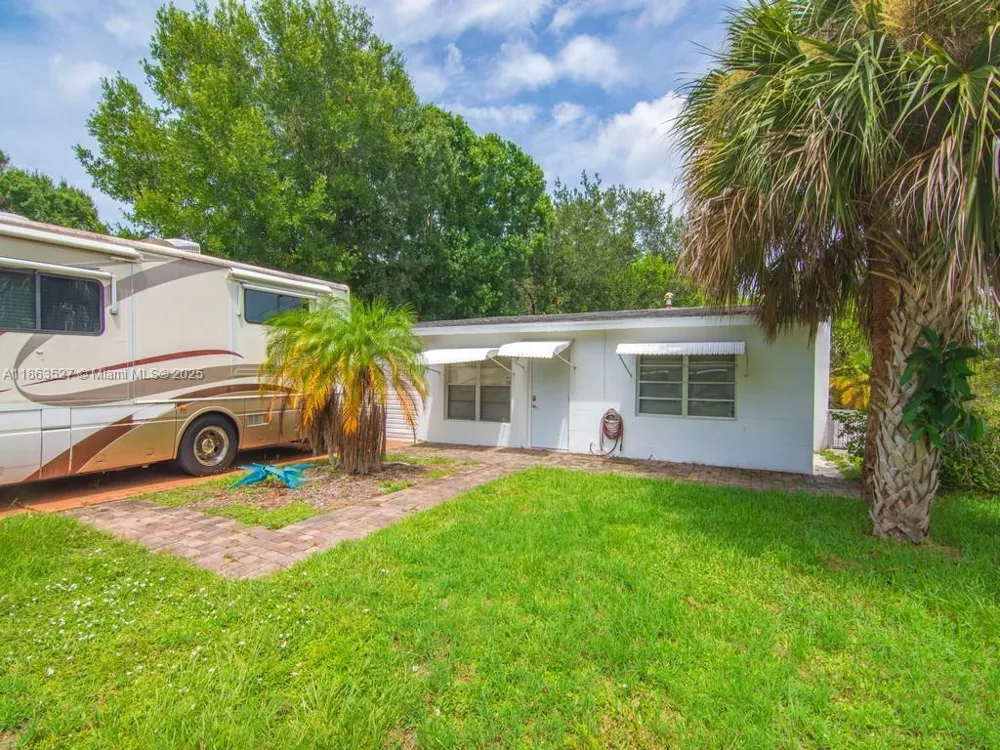 1650 5 Ave Vero Beach, FL 32960