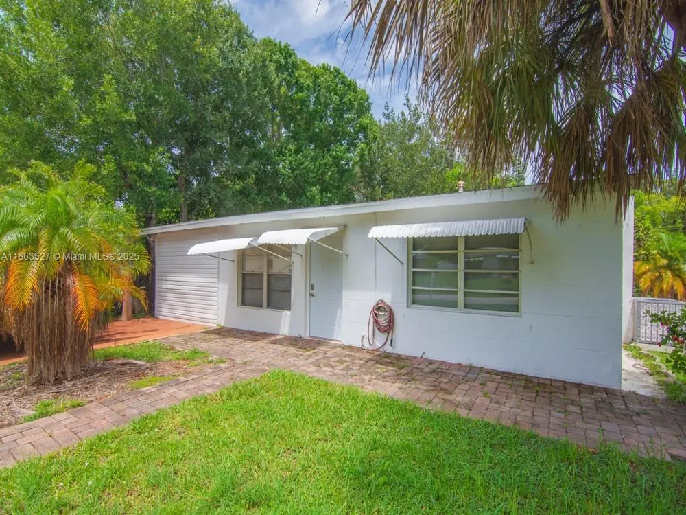 1650 5 Ave Vero Beach, FL 32960