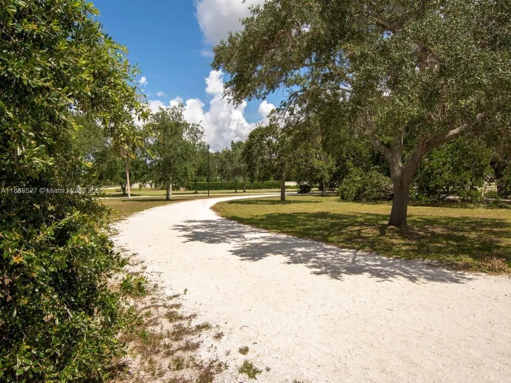 1650 5 Ave Vero Beach, FL 32960