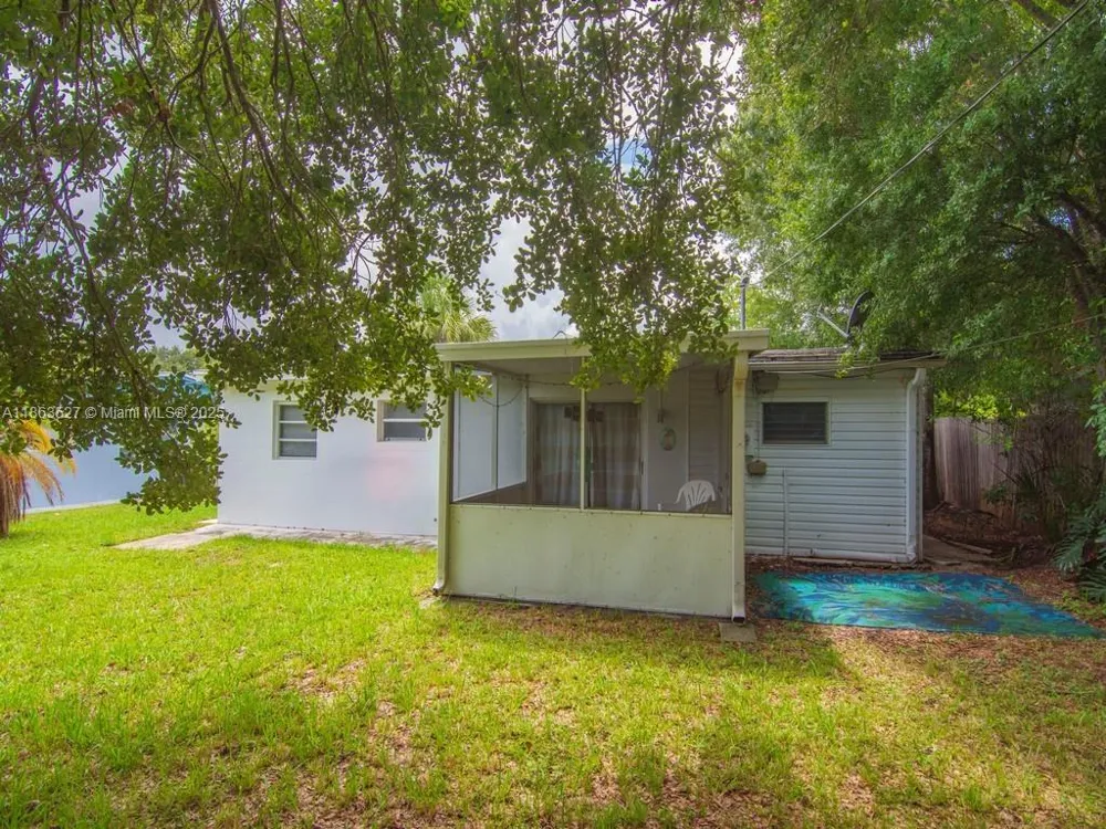 1650 5 Ave Vero Beach, FL 32960