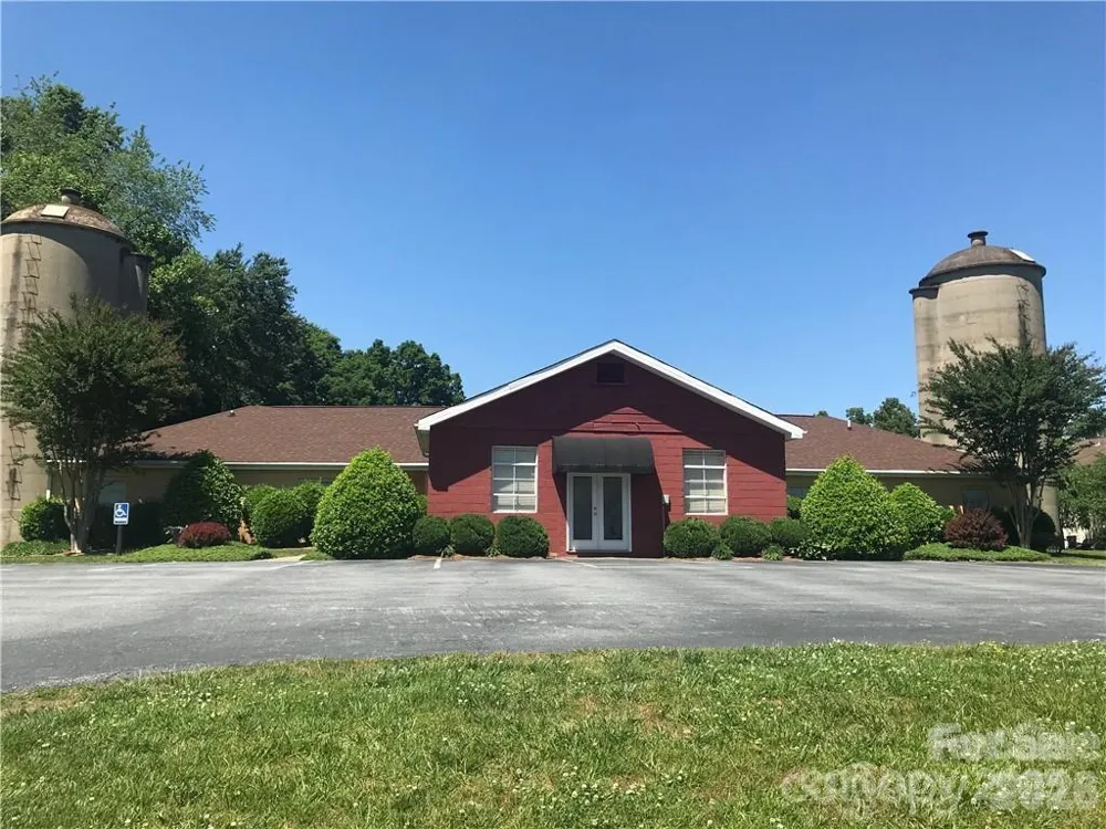 83 Farm Lane Mills River, NC 28759