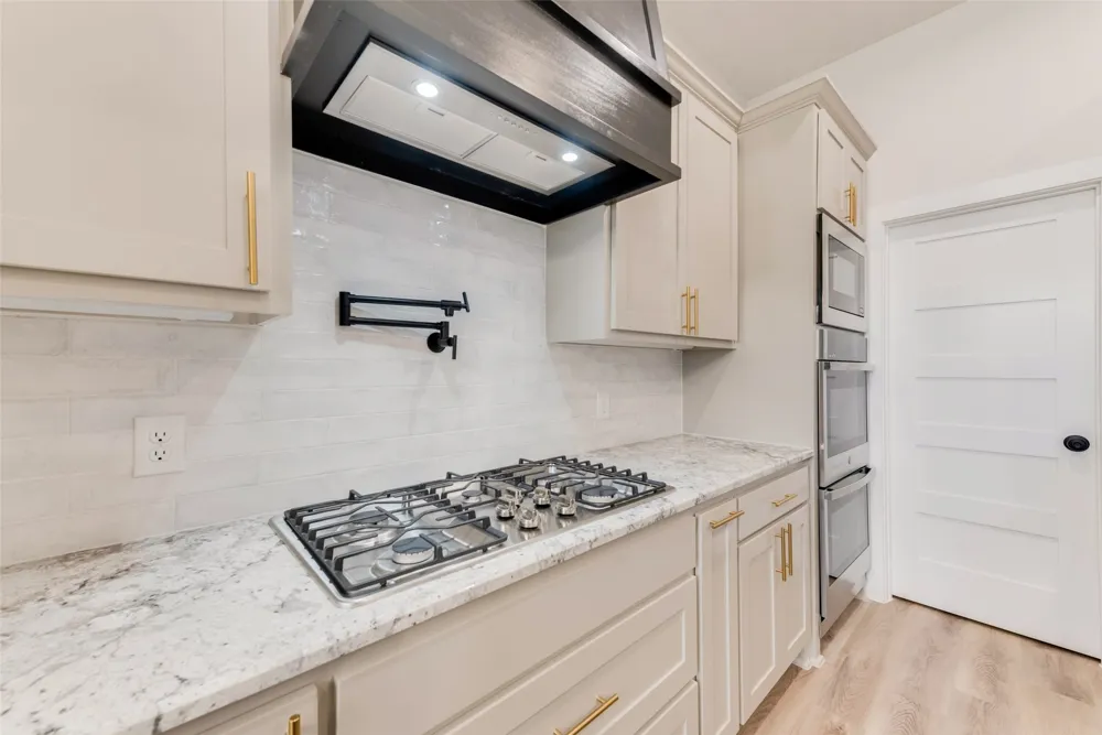 73 Dove Landing Road Valley View, TX 76272