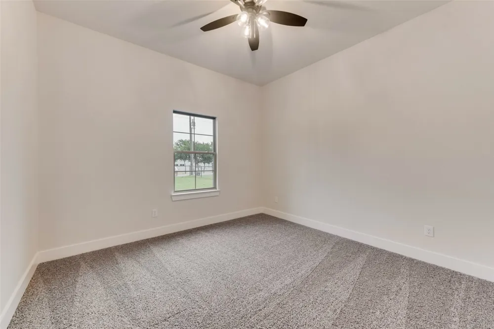 73 Dove Landing Road Valley View, TX 76272