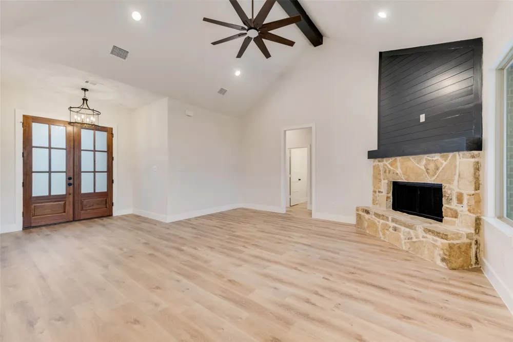 73 Dove Landing Road Valley View, TX 76272