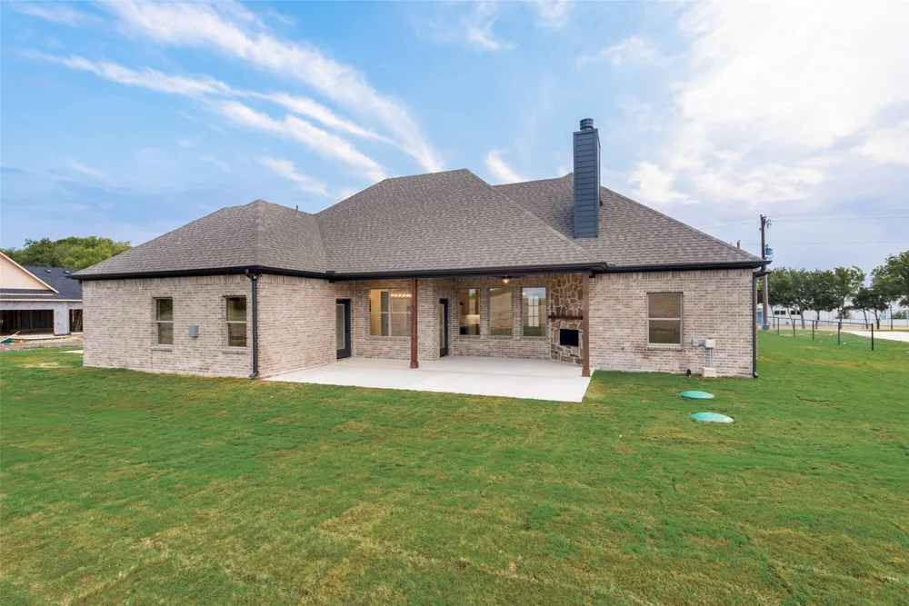 73 Dove Landing Road Valley View, TX 76272