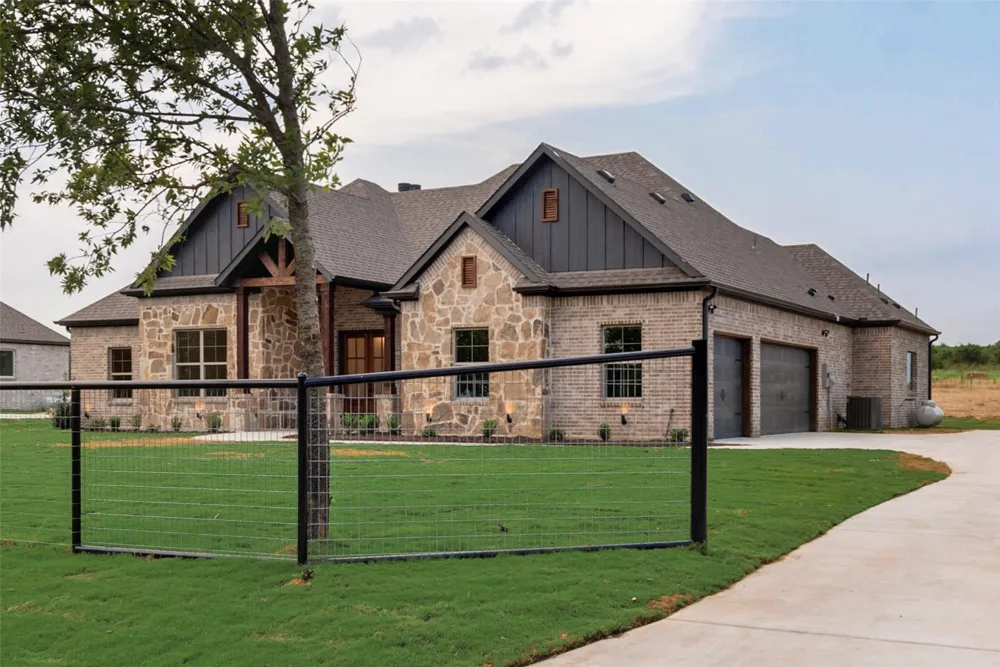 73 Dove Landing Road Valley View, TX 76272